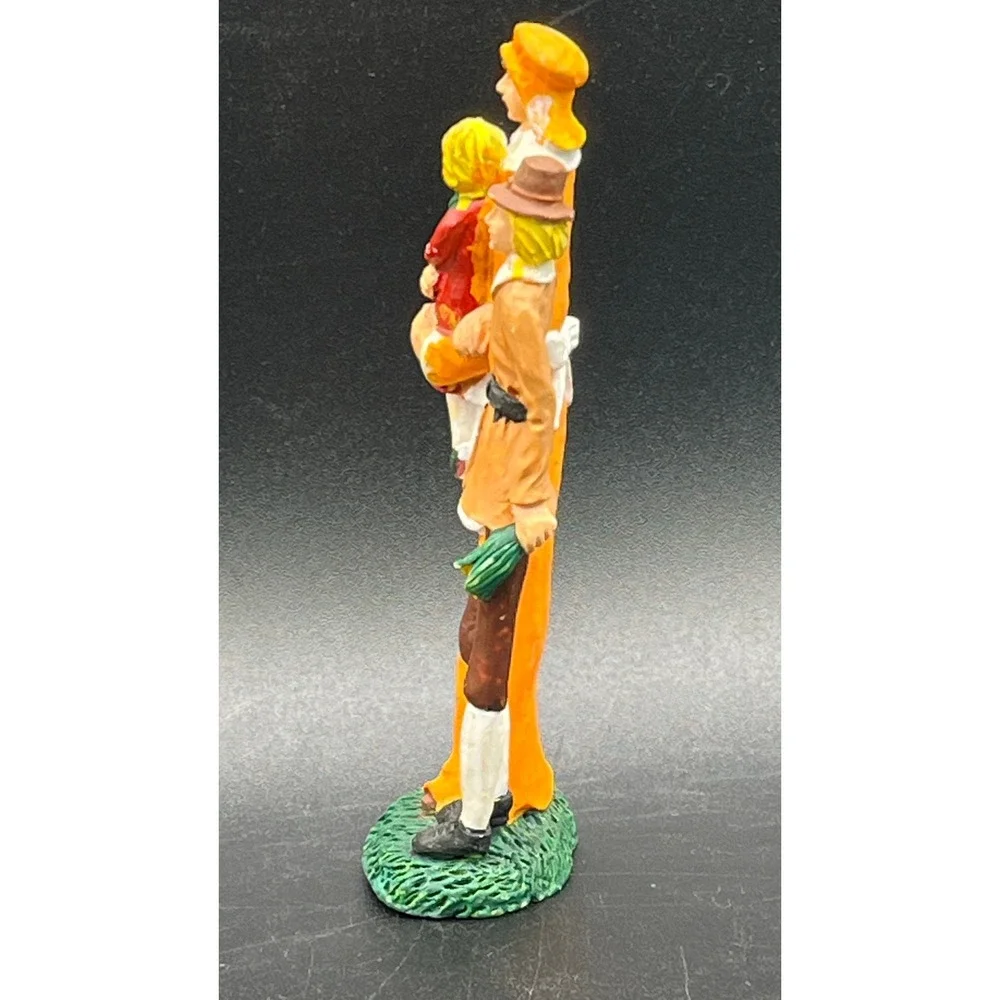 Thanksgiving Decor Set Happy Thanksgiving Block Sign Pilgrim Family Figurine 4